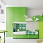 Interior luminos, cu mobilier verde deschis