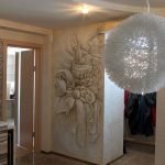 Desen volumetric de tencuială decorativă pe perete