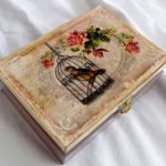 صناديق Decoupage مع صورة لطائر في قفص