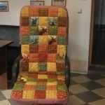 Pe scaunul de birou în stilul patchwork