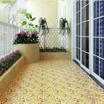 Tigla ceramica de pe balcon