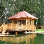 Gazebo pe mal